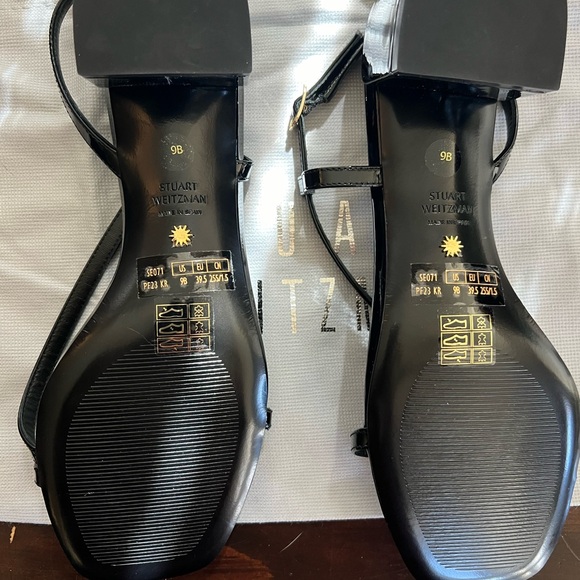 New W/Out tags-Stuart Weitzman Black patent sandal. Sz 9 - Picture 5 of 6